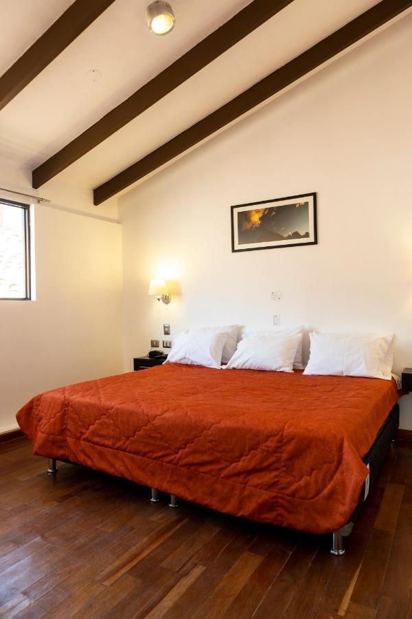 Hostal & Apartments El Triunfo Cusco Bagian luar foto